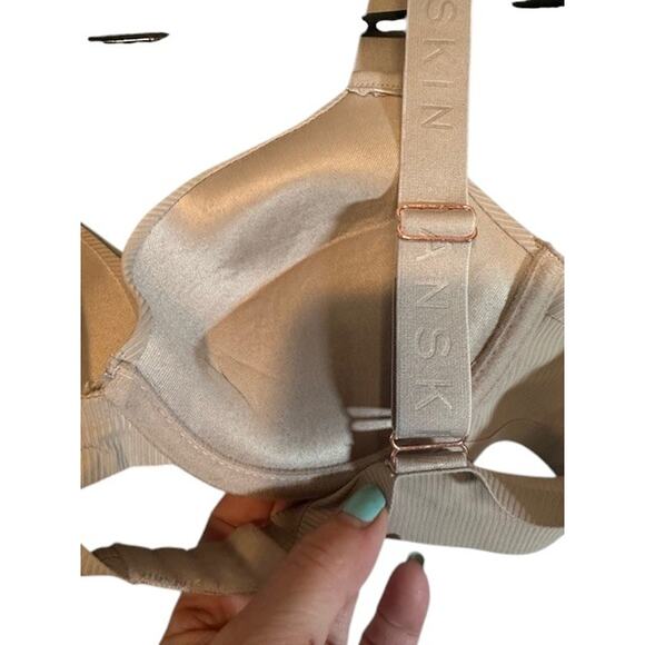 Danskin Intimates Beige Adjustable Strap Stretch Nylon Stretch Bra Women Sz 32B - Picture 6 of 8